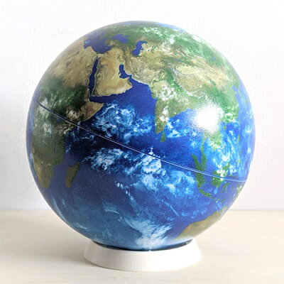 ほぼ日のアースボール 地球の 今 がリアルタイムに見える、国境のない地球儀 直径約15cm